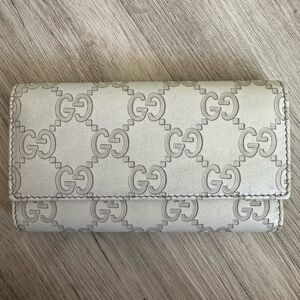 Gucci Guccissima Signature 6 Key Holder Case Wallet Cream Gray Embossed Logo